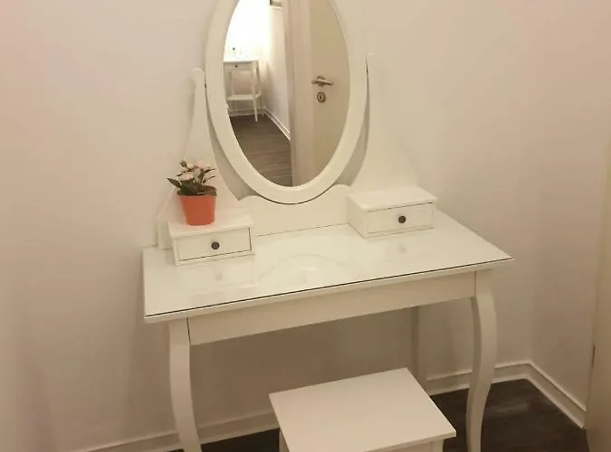 Eddy's Sunshine Lägenhet *